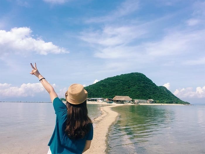 Blog du lịch Nha Trang tự túc siêu tiết kiệm 2025 5 Bạn Nhớ Mang Theo Tripod Để Khi Đi Du Lịch Vẫn Có Thể Tự Chụp Thật Nhiều Ảnh Xinh Nhé
